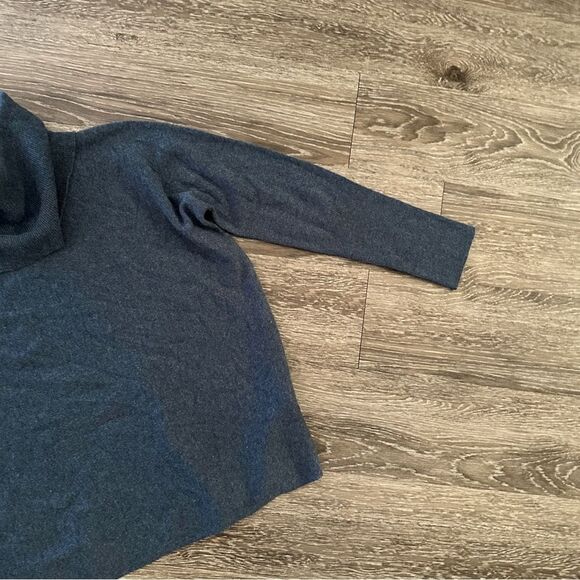 Garnet Hill 100% cashmere turtleneck - Picture 4 of 8